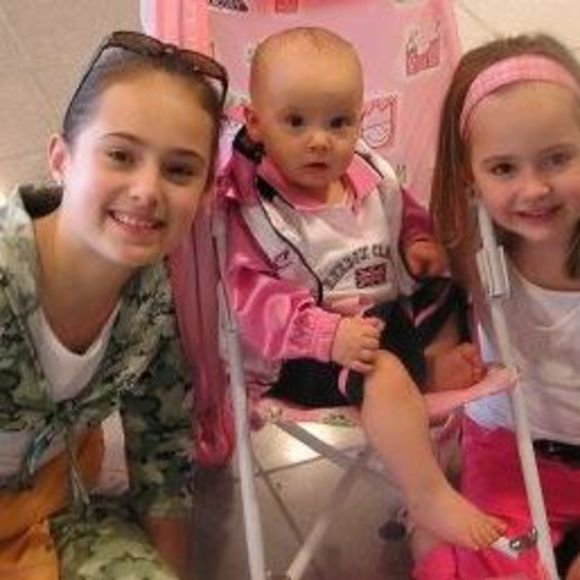 Meet your Posher, Robin - Picture 2 of 2